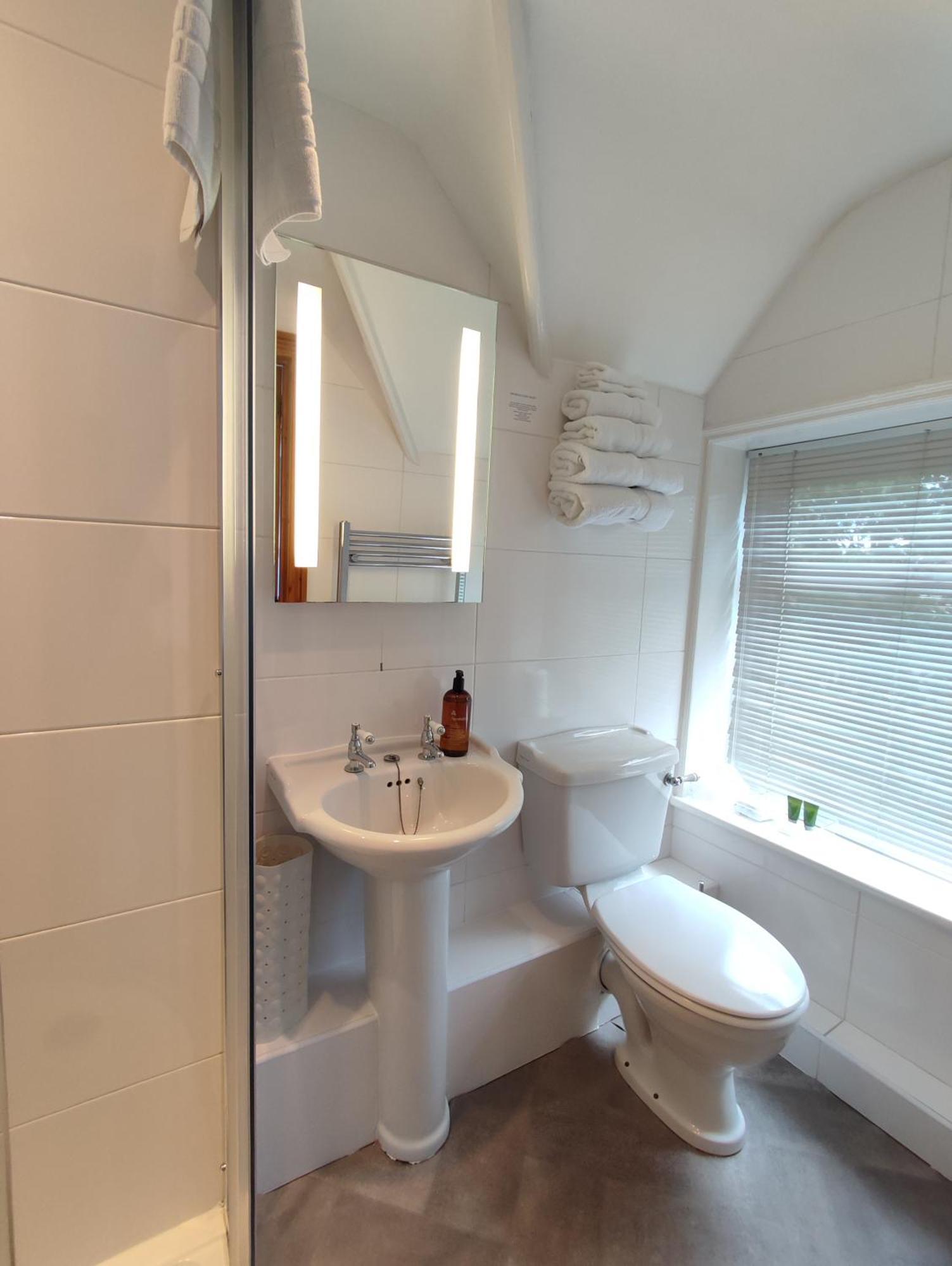 Anton Guest House Bed And Breakfast Shrewsbury Extérieur photo