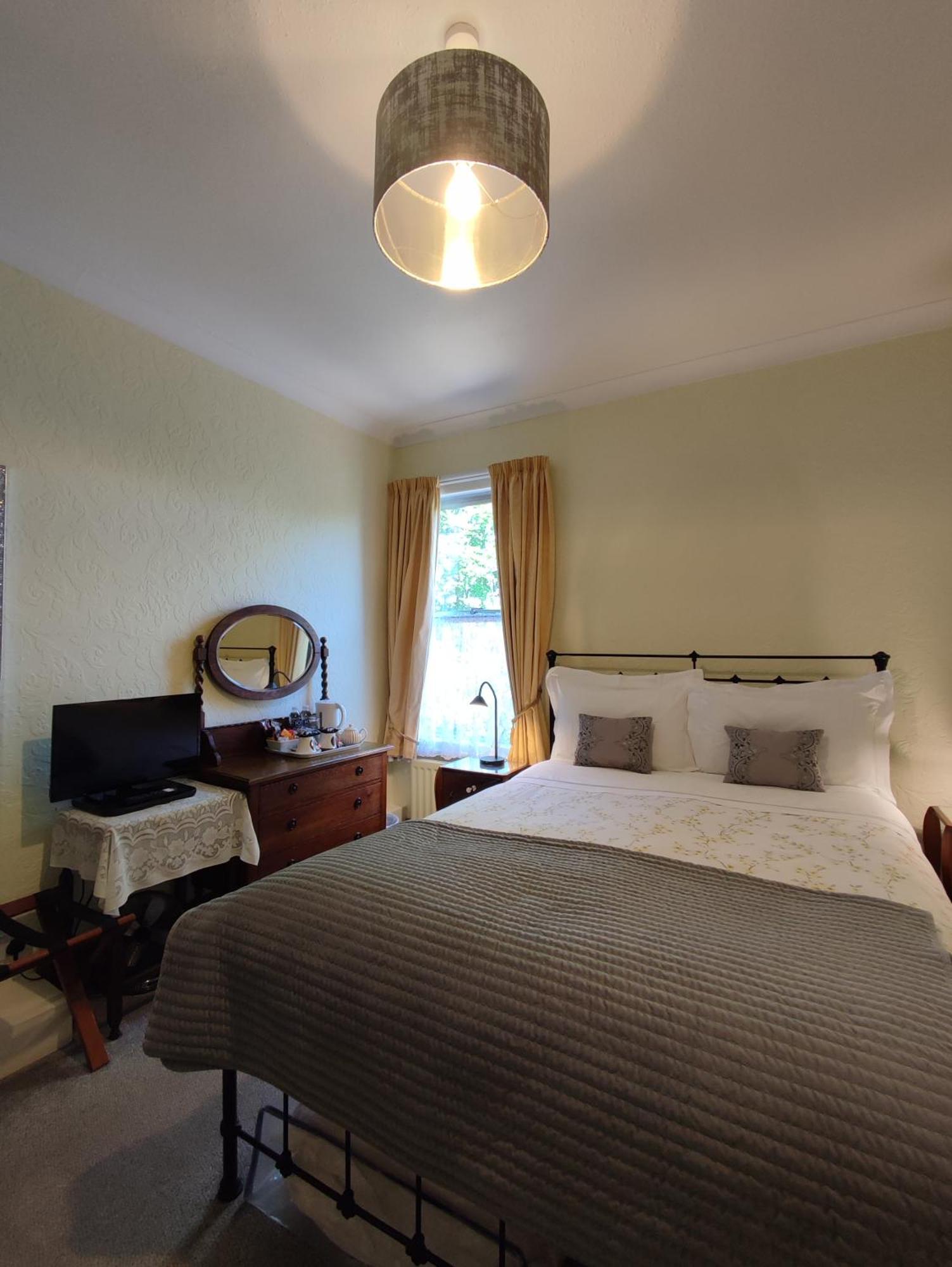 Anton Guest House Bed And Breakfast Shrewsbury Extérieur photo